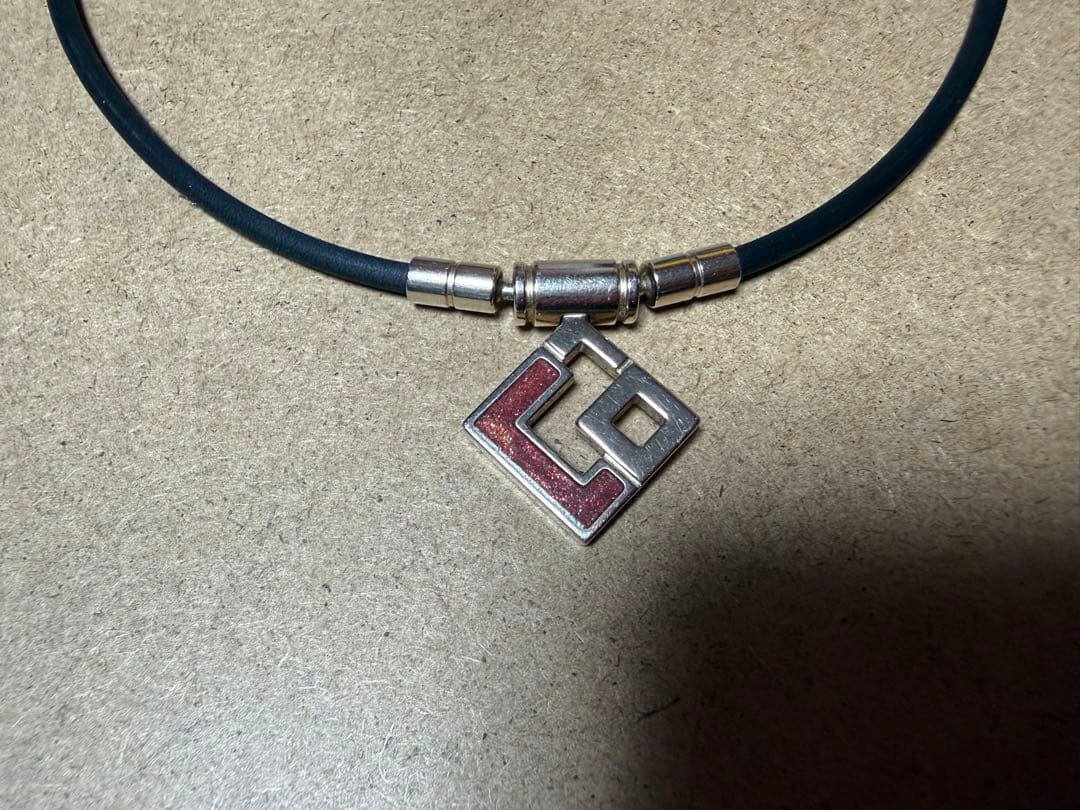 シルバー 赤 ペンダント ネックレス