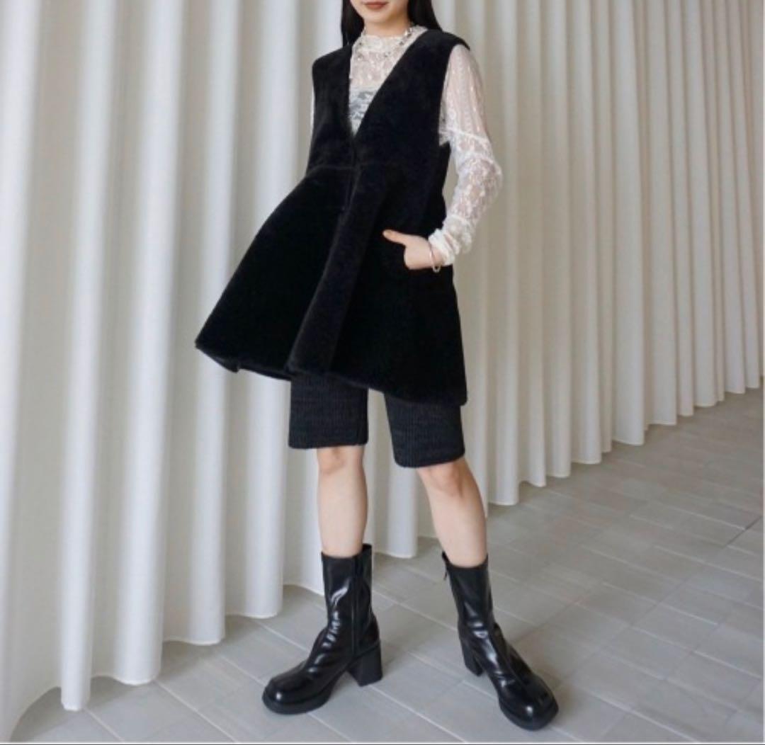 Ameri アメリ　ボア Vネック リバーシブル　ペプラム　ベスト　黒　新品