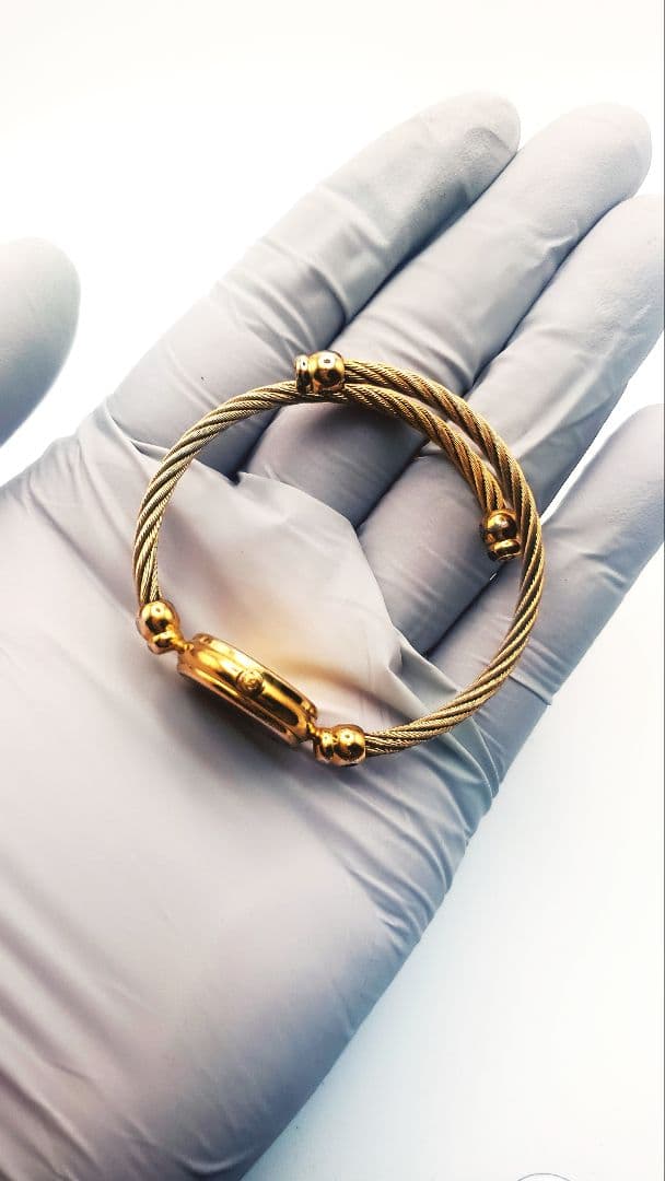 週末限定【稼働品】箱付き。グッチ　GUCCI 2700.2.L