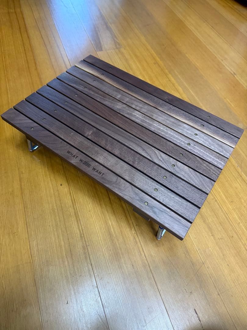 WHAT WE WANT FBFOOTSTAND テーブル　ワットウィーウォント