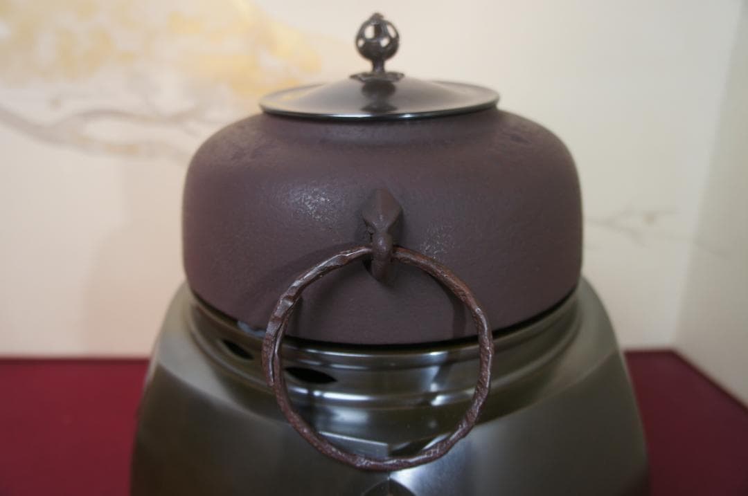 ☆美品 未使用? 在銘平丸釜添え 砂張銅六角鬼面風炉釜 400W電熱器 送料込み