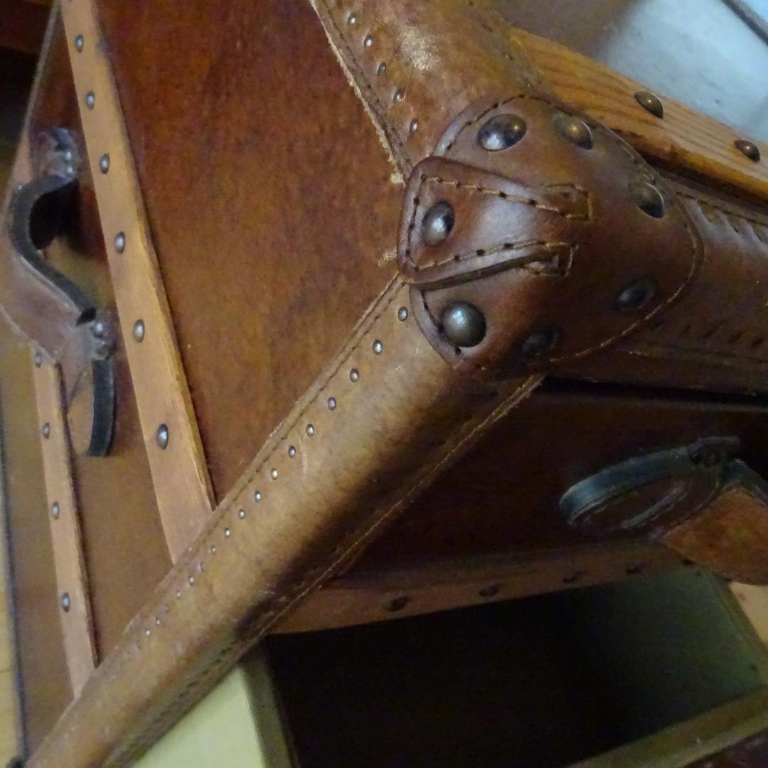 ストーニーハースト スモール ランプテーブル HALO 本革 牛革張り収納茶