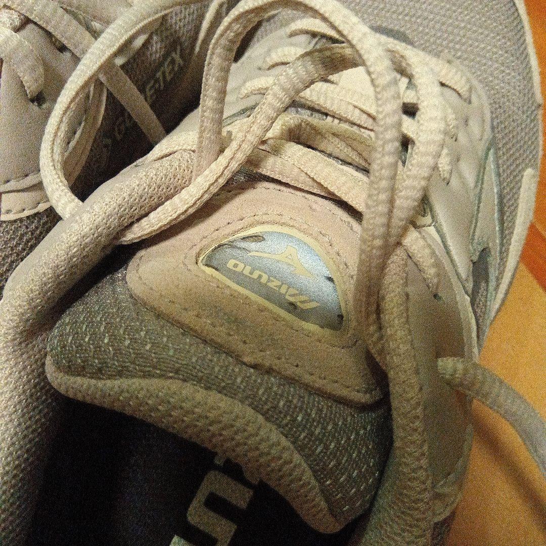 ミズノ　ゴアテックス　スニーカー