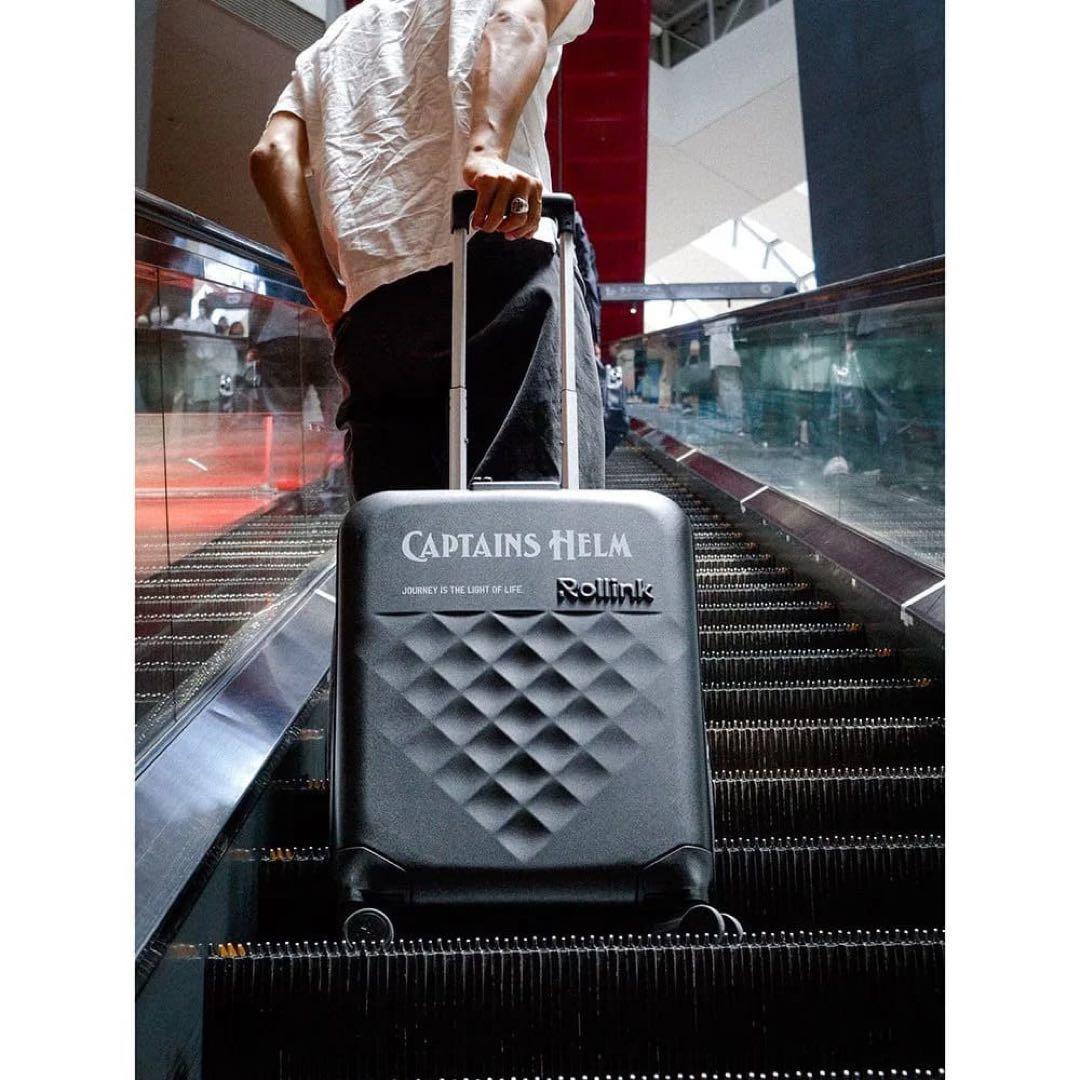 CAPTAINS HELM × Rollinjk CARRY CACE