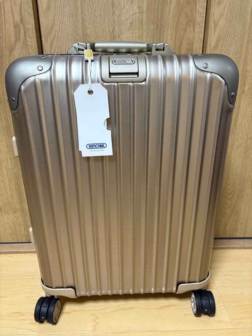 リモワ　アルミニウム キャリーケース ゴールド32L超レア