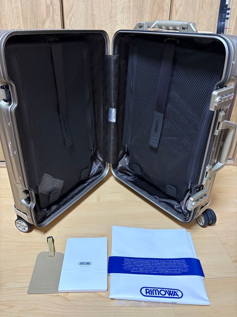 リモワ　アルミニウム キャリーケース ゴールド32L超レア