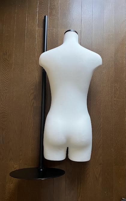 ホワイト女性用マネキン ブラックベース
