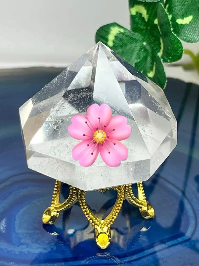 天然石　水晶　ダイヤモンドカット　ミニ　透明感あり　台座付き⭐️2051