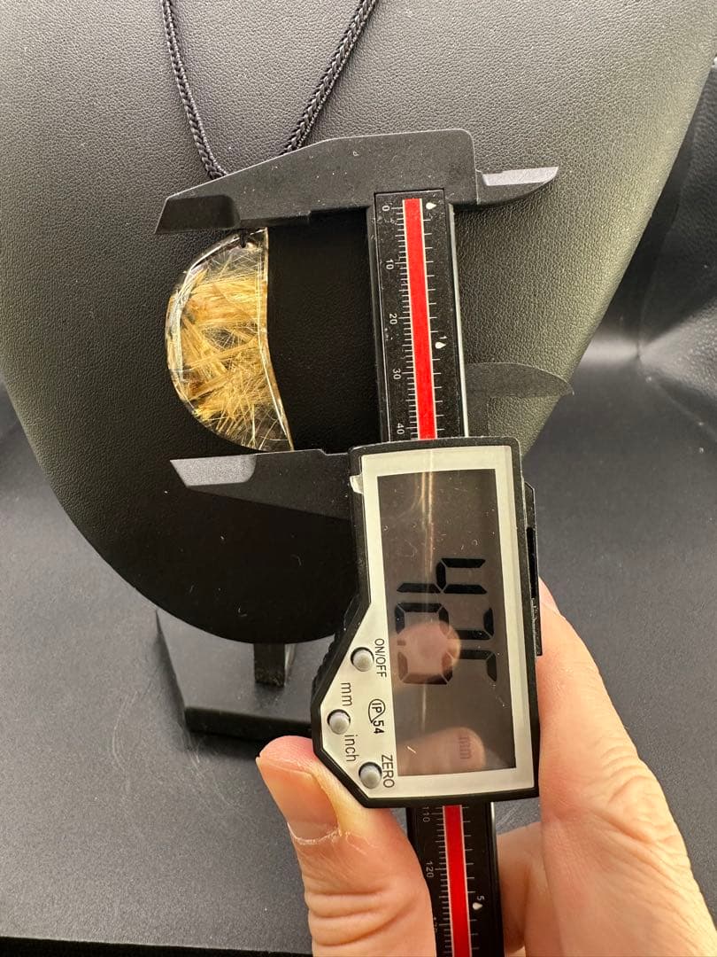 ルチルクォーツ 半月形ペンダント ネックレス