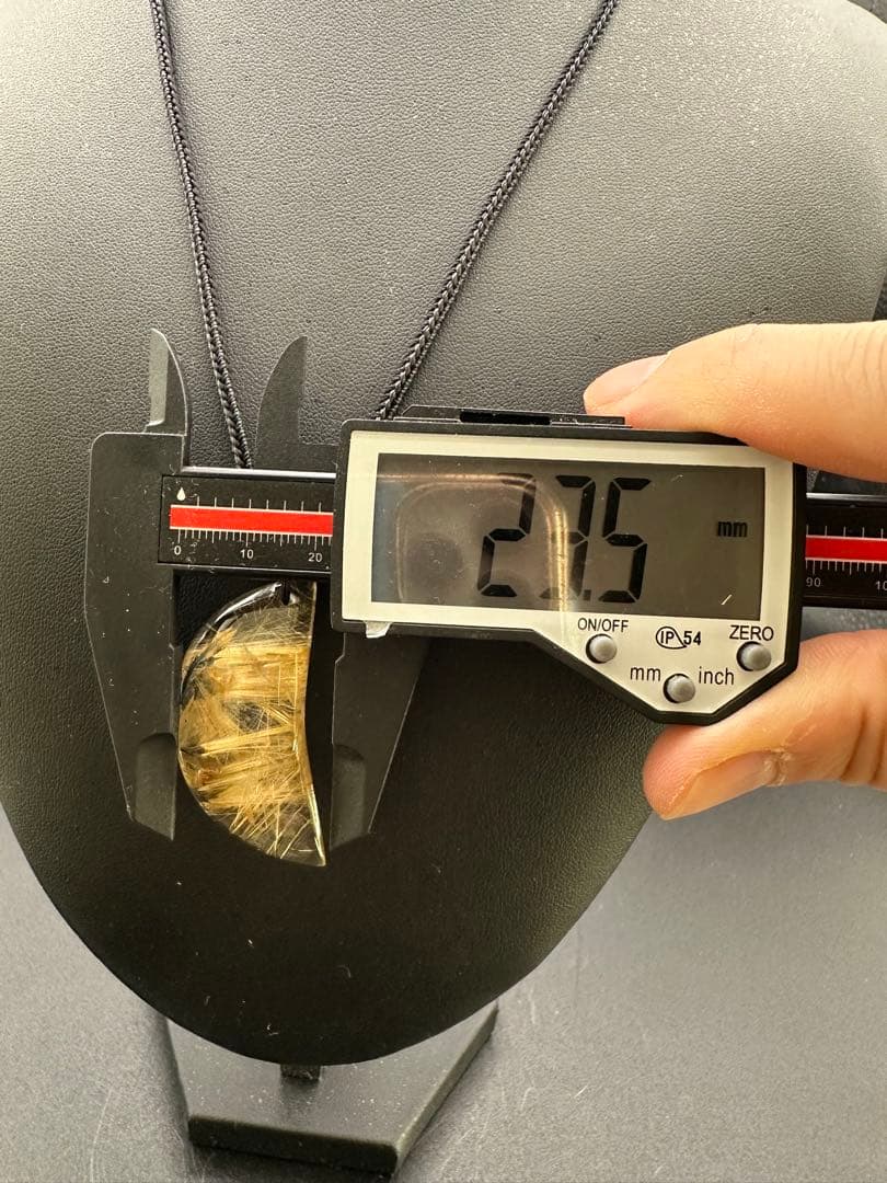 ルチルクォーツ 半月形ペンダント ネックレス