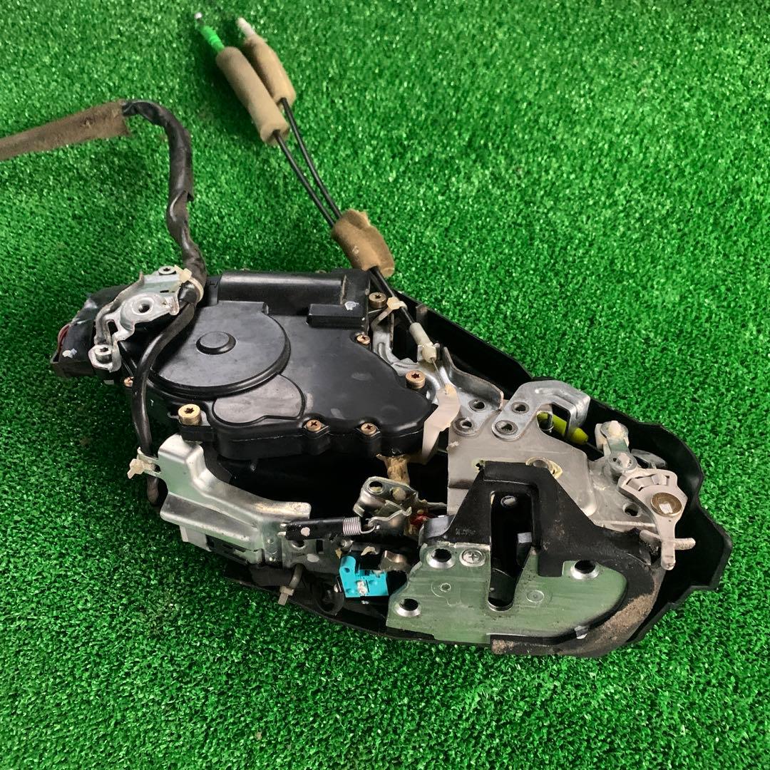 トヨタ　セルシオ　30 31 後期　純正ドアロックアクチュエーター右リア　中古品