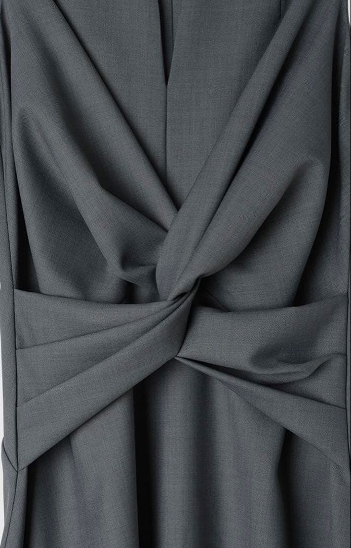 《新品未使用》アニュアンス　ツイストギャザーワンピース