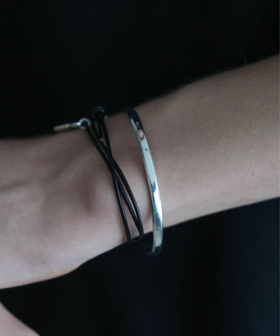 アクセサリー CTHY HERITAGE BANGLE RHODIUM SILVER
