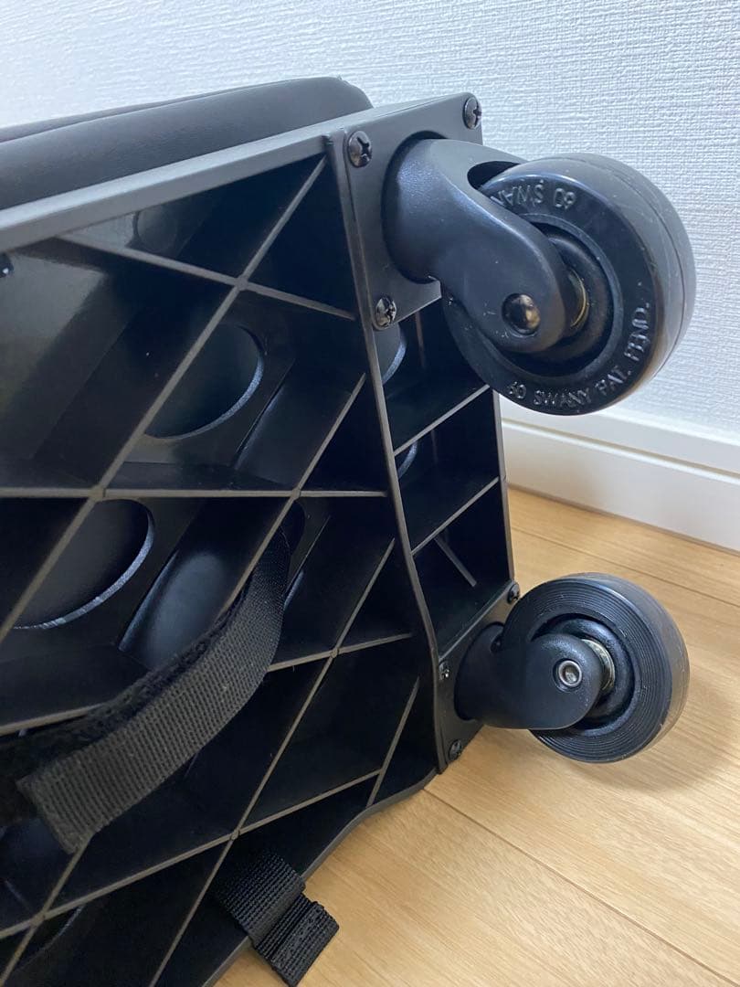 Swany スワニー キャリー ストッパー付 ダイヤキルト 美品