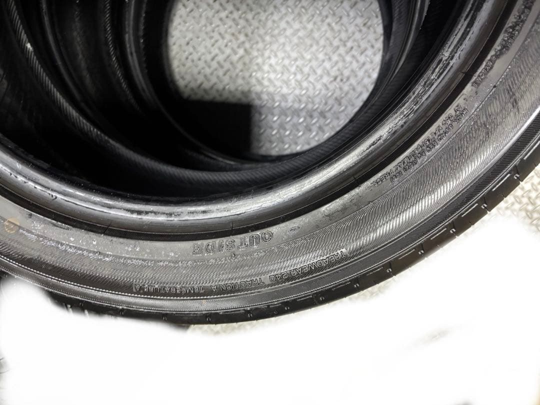 225/50R18 タイヤ　3本