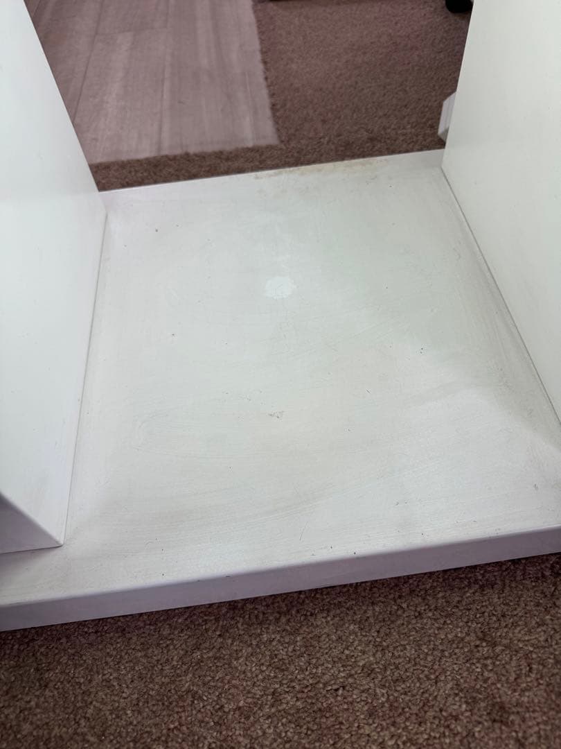 ホワイトシェルフ（ライト付）棚エステサロン