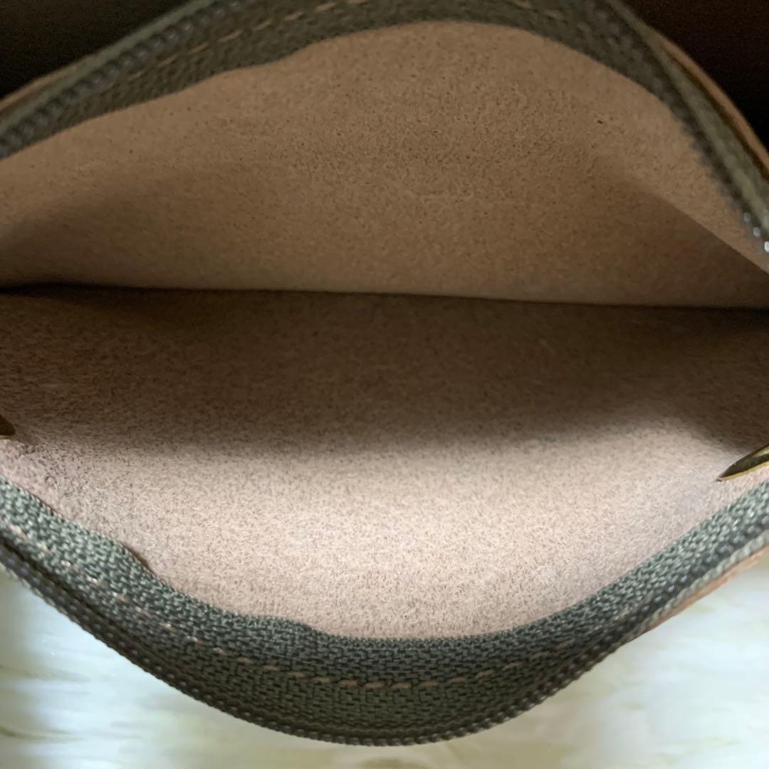 【極美品】イルビゾンテ　長財布　金ボタン　ロゴ型押し　レザー　シボ　グレージュ