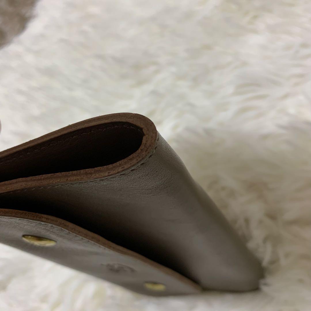 【極美品】イルビゾンテ　長財布　金ボタン　ロゴ型押し　レザー　シボ　グレージュ