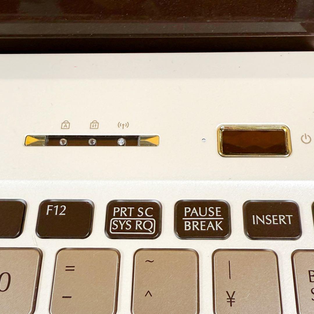 Floral Kiss❤️薄型コンパクトノートPC❤️Corei5❤️Win11