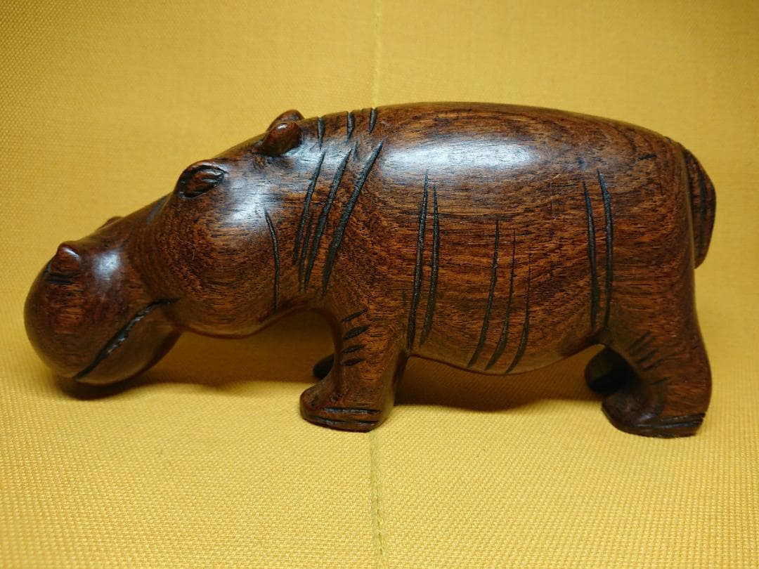 【美品】ビンテージ　カバ　河馬　木彫り　置物　インテリア　工芸品　A1622