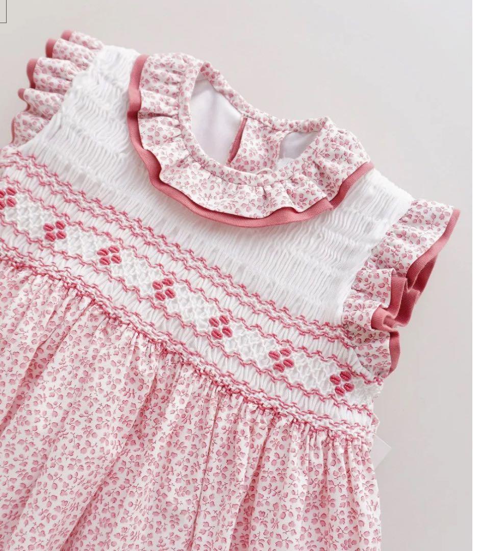 【完売品】サンサカエプチ　Laura smocked dress