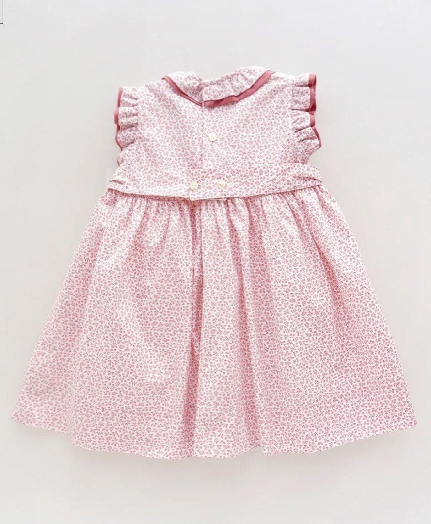 【完売品】サンサカエプチ　Laura smocked dress
