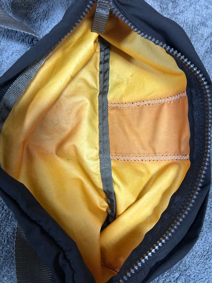 PRADAスポーツ　ボディバッグ　ウエストポーチ 4VA107 プラダ