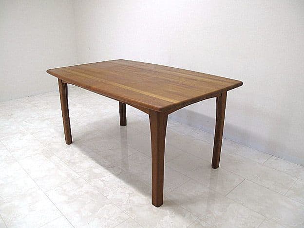 北欧ヴィンテージ Dyrlund デューロン チーク無垢材ダイニングテーブル