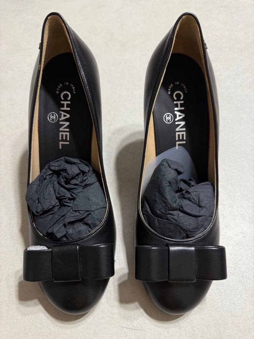 CHANEL リボン&ロゴ ヒール 38ハーフ ブラック