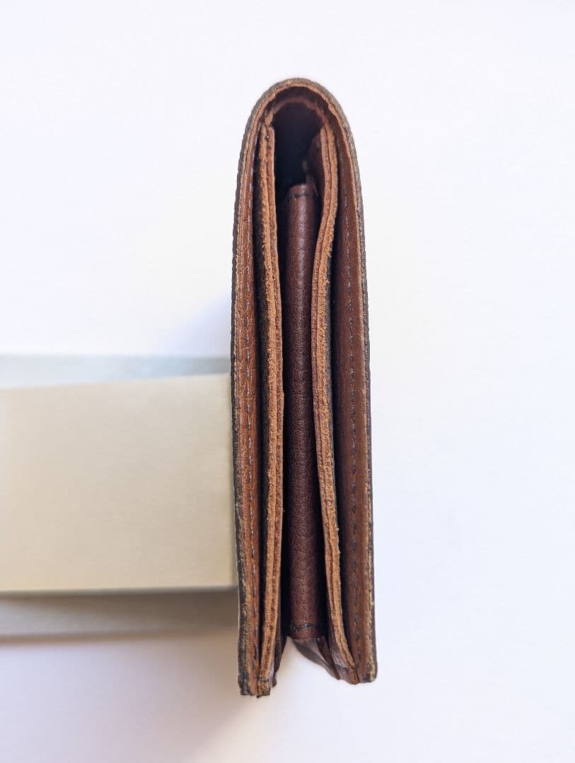 イルビゾンテ 2つ折りコンパクト カモフラ 迷彩 希少 美品 完売品 男女兼用