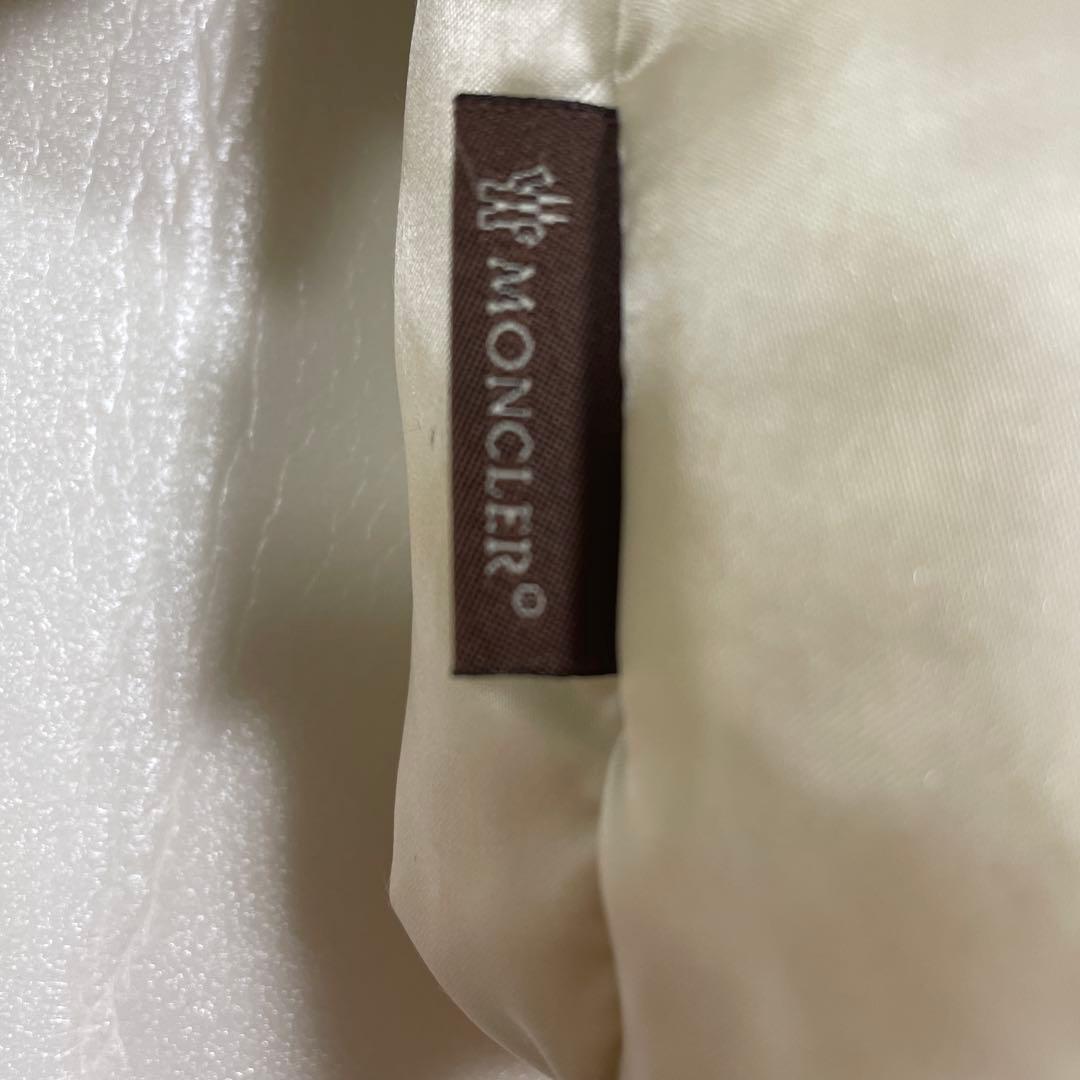 本日のみ日曜セール　MONCLER✩︎モンクレール　ダウンジャケット アイボリー