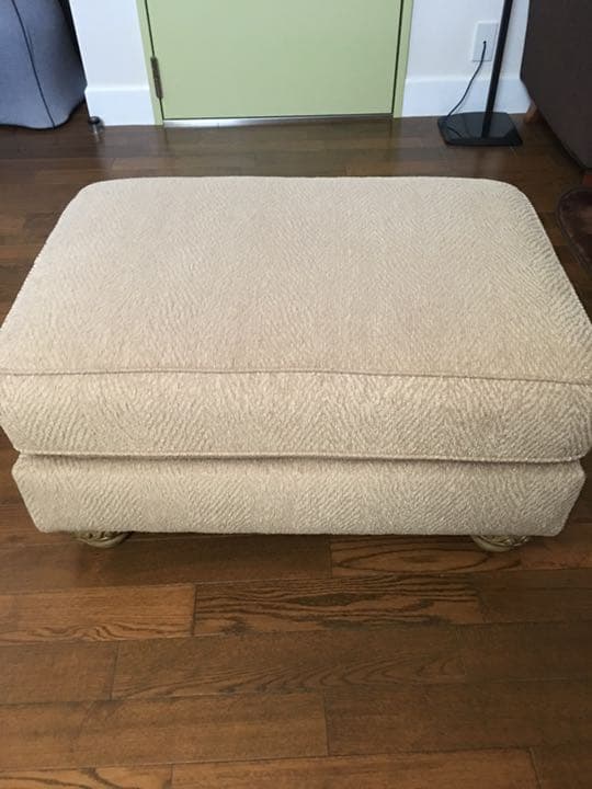 Ashley オットマン