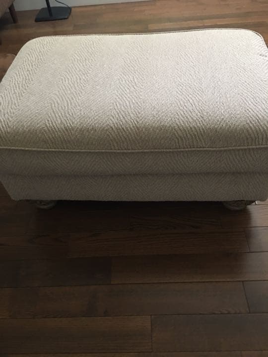 Ashley オットマン