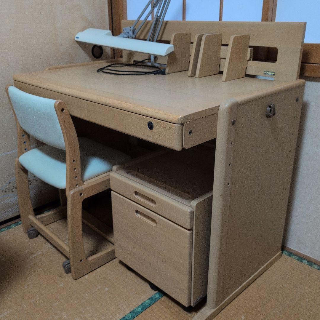 ナチュラルデザインの学習机