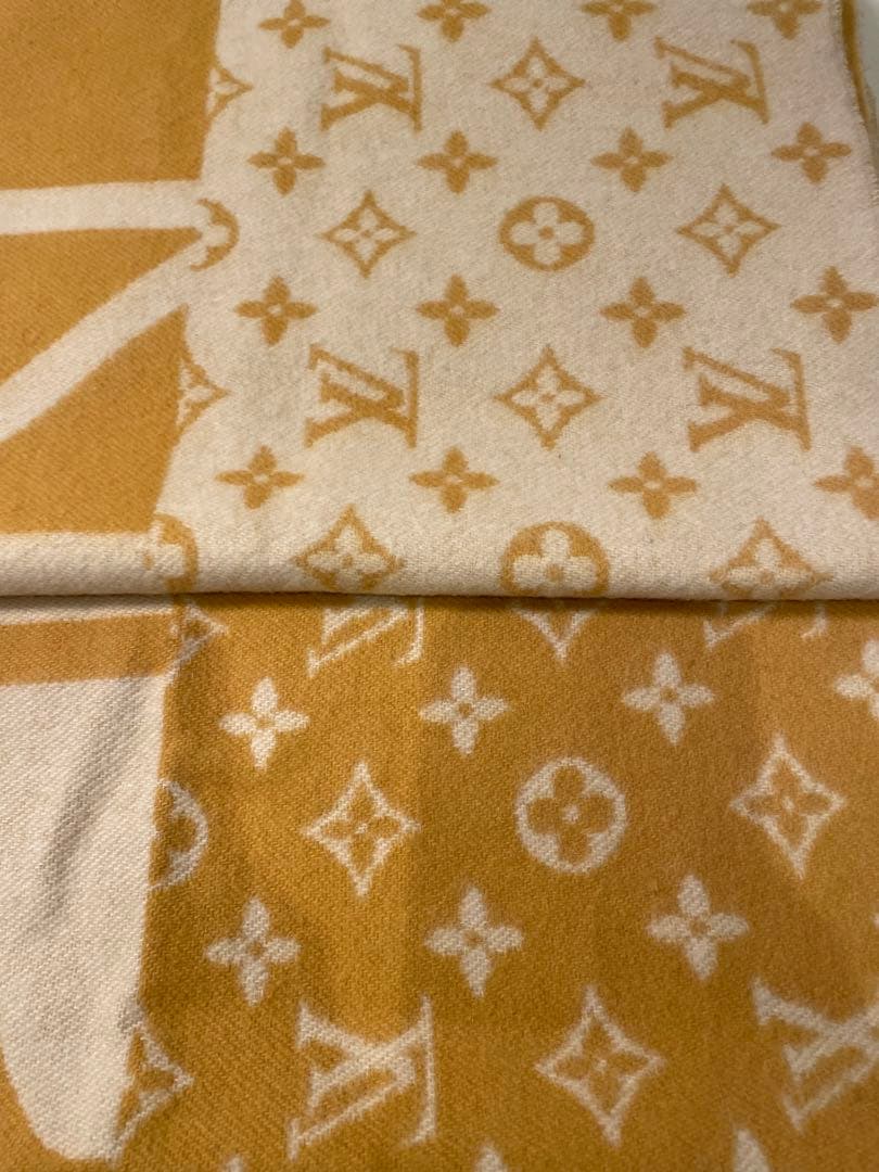 【極美品】LOUIS VUITTON ロゴ入りマフラー イエローカシミヤ100%