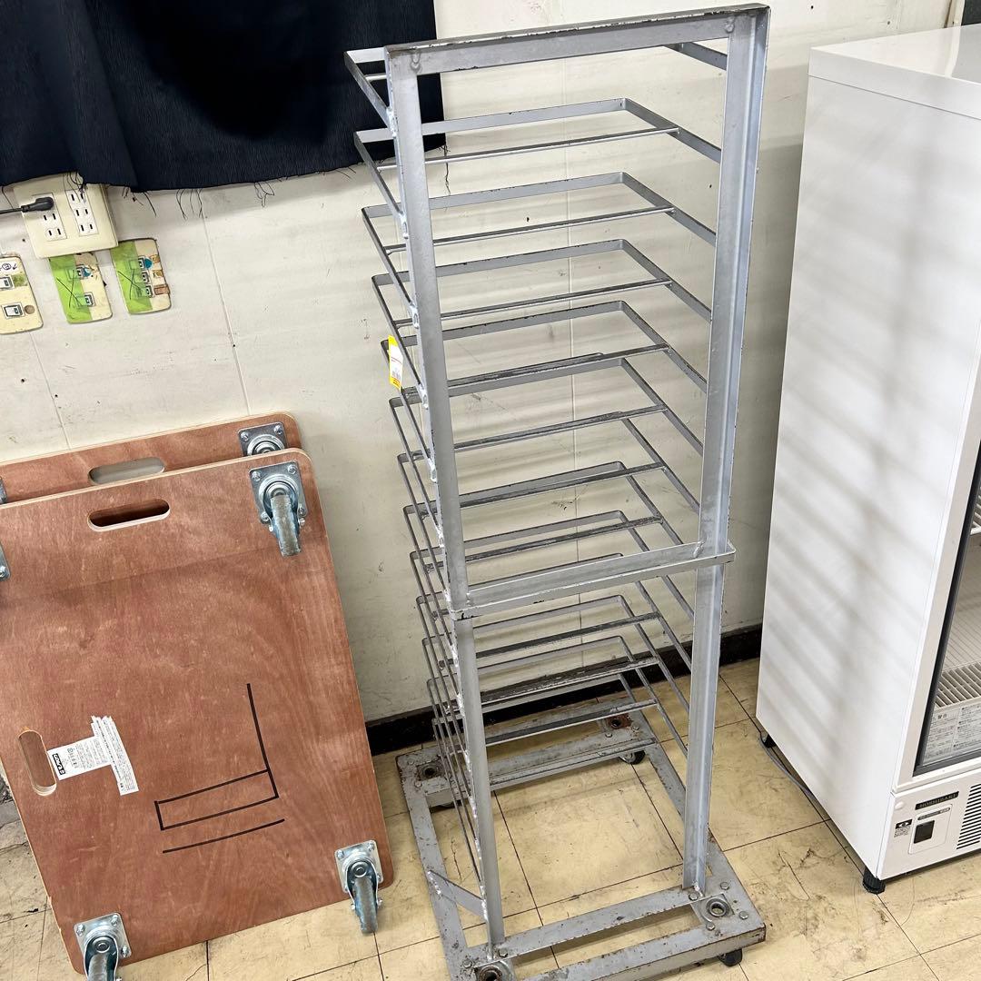 1091【戸塚区引取り歓迎！割引あり】ベーカリー　トンボラック　キャスター付き