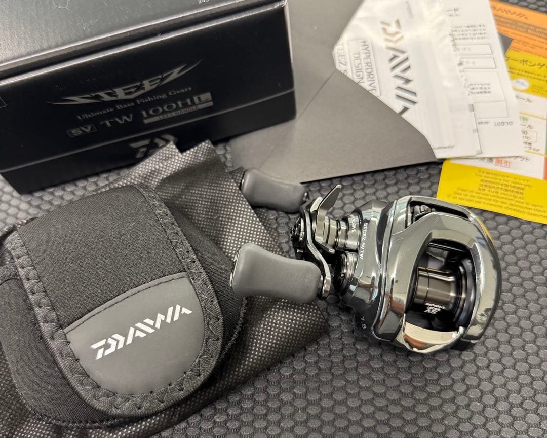 24 スティーズ SV TW 100HL（左）