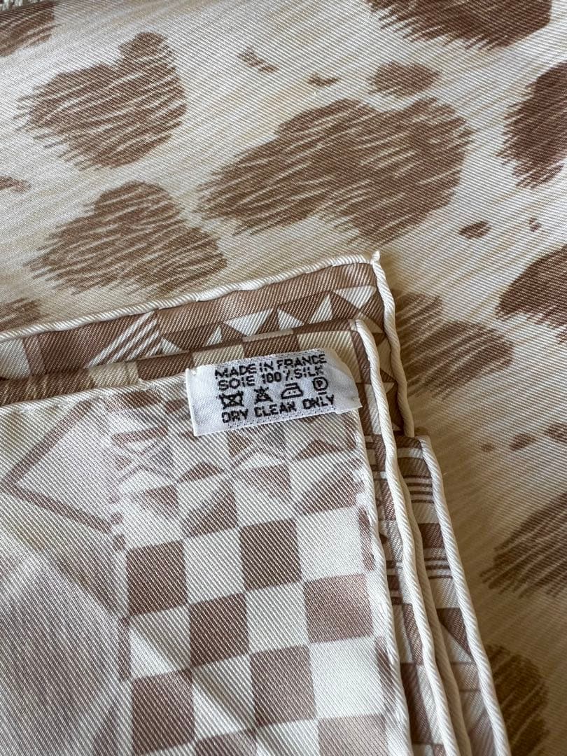 エルメス スカーフ カレ90 野生とカモフラージュ/カレジェアン ストール