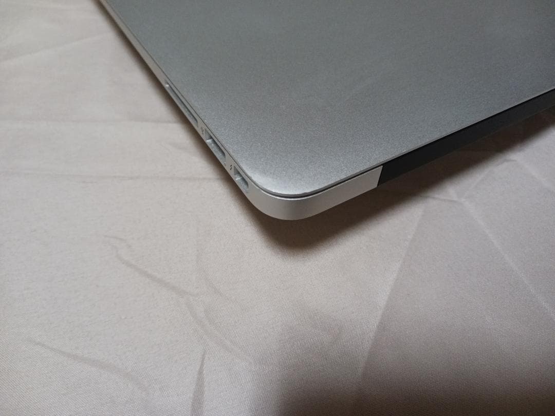 MacBook Air (13-inch, Early 2014)　充電器付属