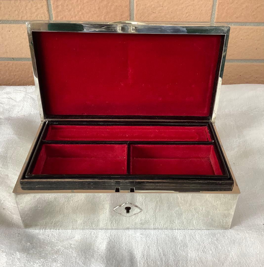 銀製 宝石箱 silver950 鍵付 草花紋様手彫り装飾 作家銘有 骨董品
