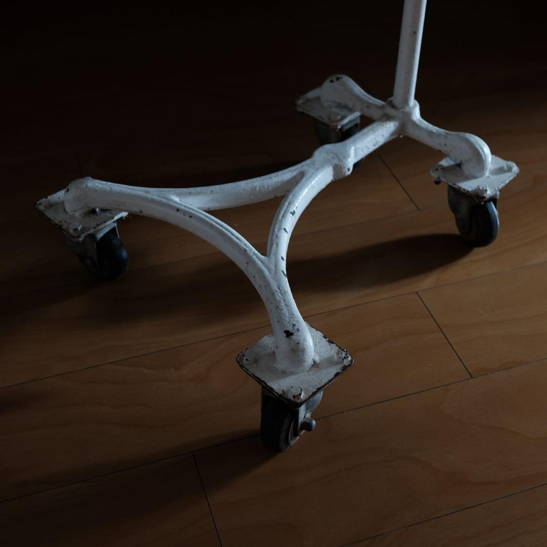 日本昭和時代（1950年頃）HIKARI製の医療用可動テーブル