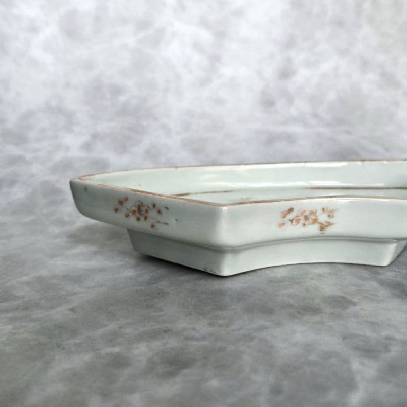 古伊万里　金彩　赤絵　扇面型皿　菊花流水　江戸中期　変形皿　骨董　アンティーク
