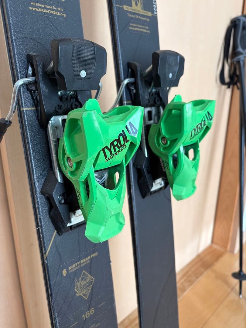 MAJESTY DIRTY BEAR PRO 166cm フリースキー　板