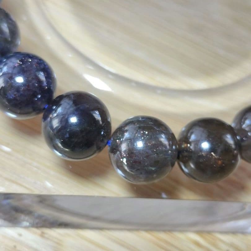 太陽の煌めきで内面を整える力を秘めた｜アイオライトサンストーン｜10mmブレス