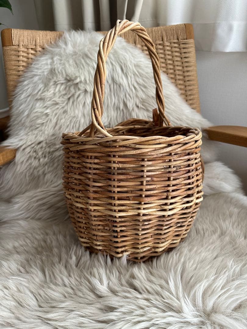 柳　バスケット　蓋付きカゴ