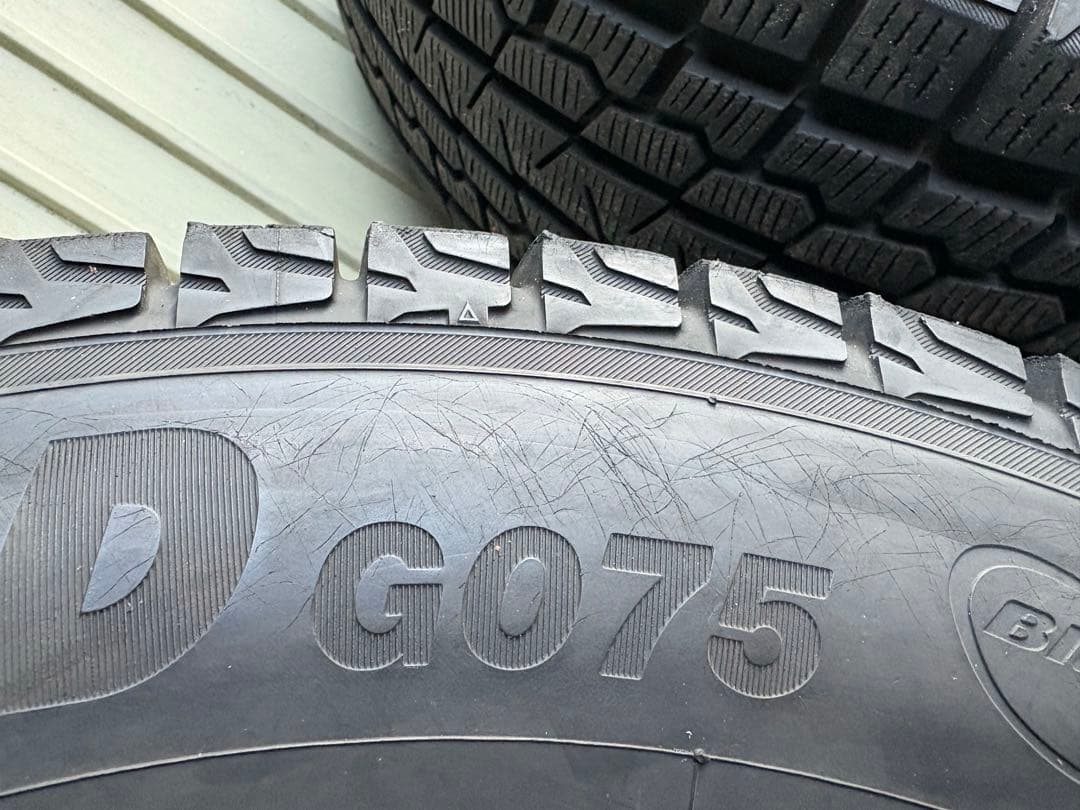 YOKOHAMA iceGUARD スタッドレスタイヤ 285/75r16