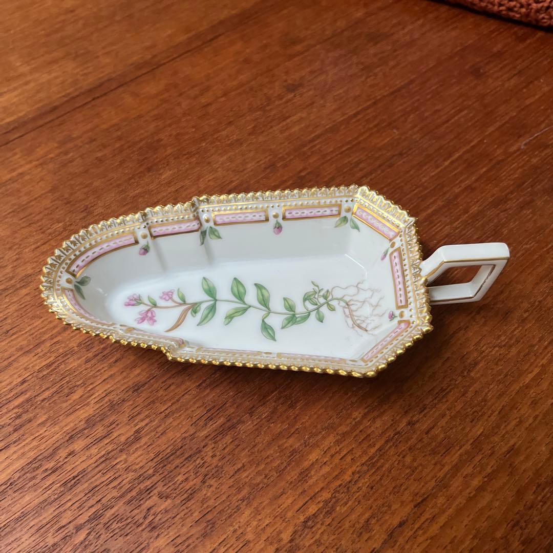 ロイヤルコペンハーゲン フローラダニカ　リーフディッシュ