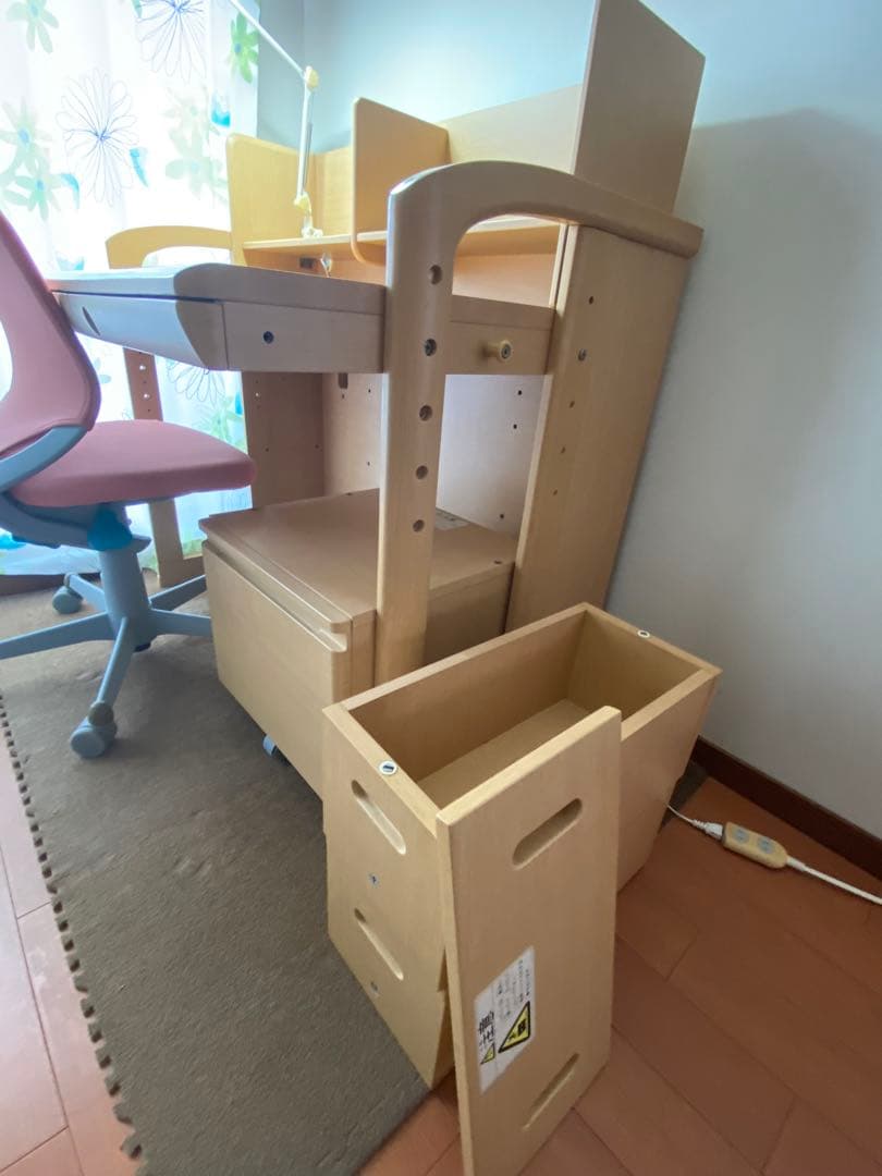 オカムラ学習机セット（学習机-ライト付、椅子、ラック）