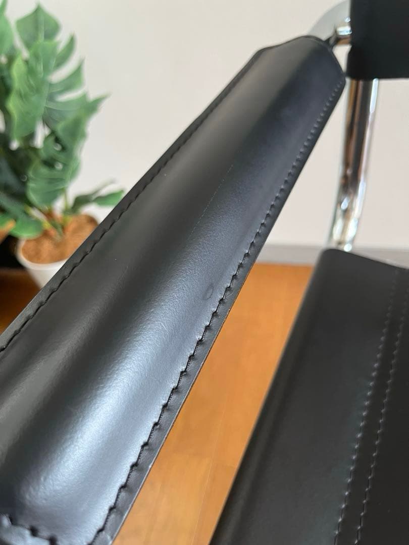 マルト・スタム　アームチェア　2脚カンティレバー　本革　リプロダクト　バウハウス