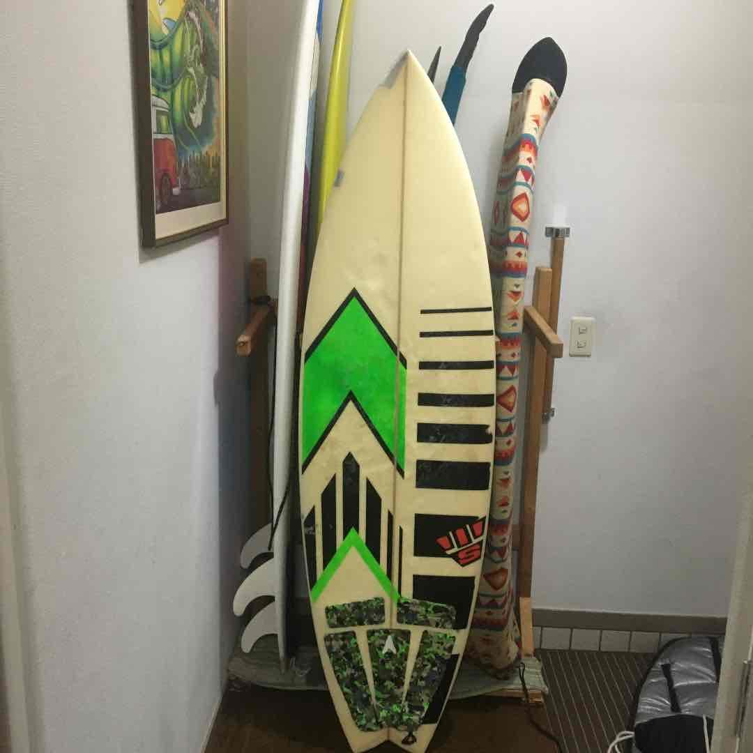 サーフボード　サーフィン　サイモン　アンダーソン